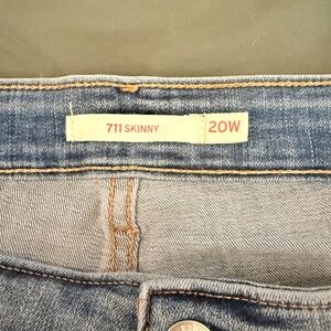 Levi's Women's 711 Skinny Jeans - Dark Blue